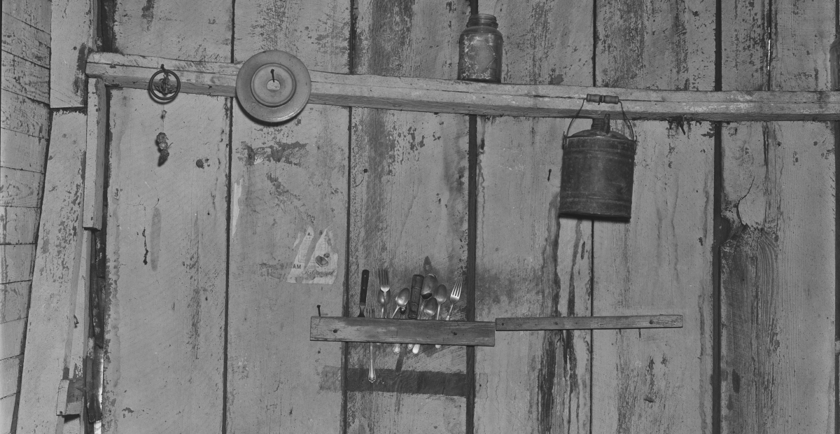 Foto:Walker Evans, Kitchen Wall in Bud Field’s Home, Hale County, Alabama, 1936.